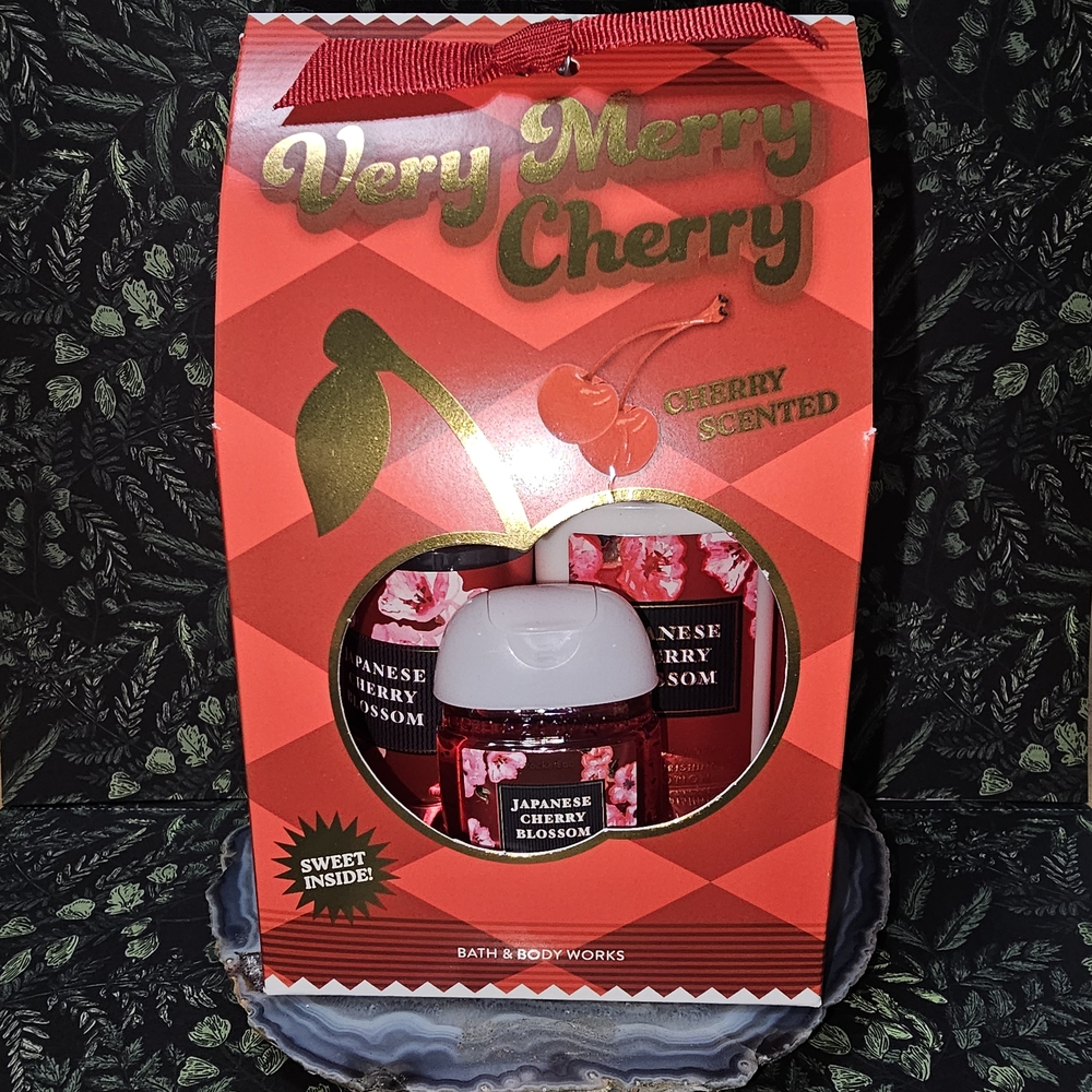Bath & Body Works Japanese Cherry Blossom Mini Gift Set